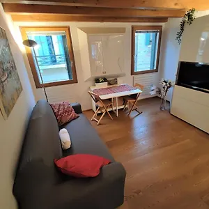 Apartment Pandora Flat With Altana, Venice