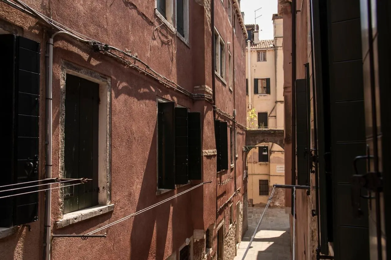 Fraivolti Apartment Venedik 0*,